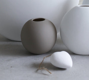 Medium Ball Vase Sand