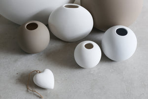 Medium Ball Vase Sand